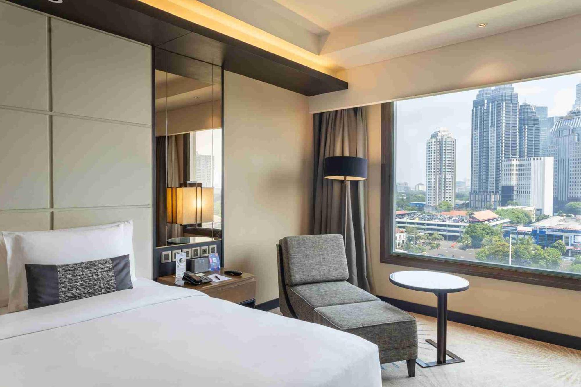 Mangkuluhur Artotel Suites Jakarta Buitenkant foto
