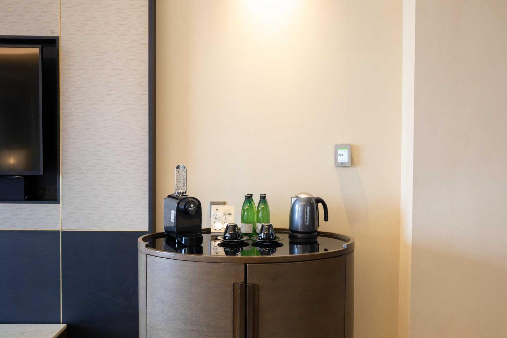 Mangkuluhur Artotel Suites Jakarta Buitenkant foto